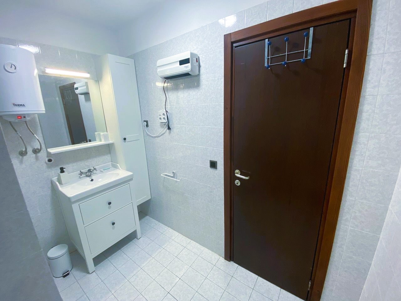 bathroom3